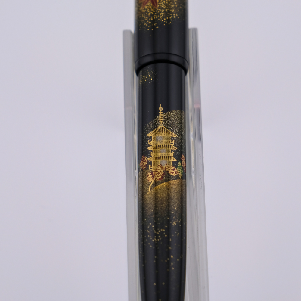 Namiki Yukari Autumn Leaves Maki-e fountain pen