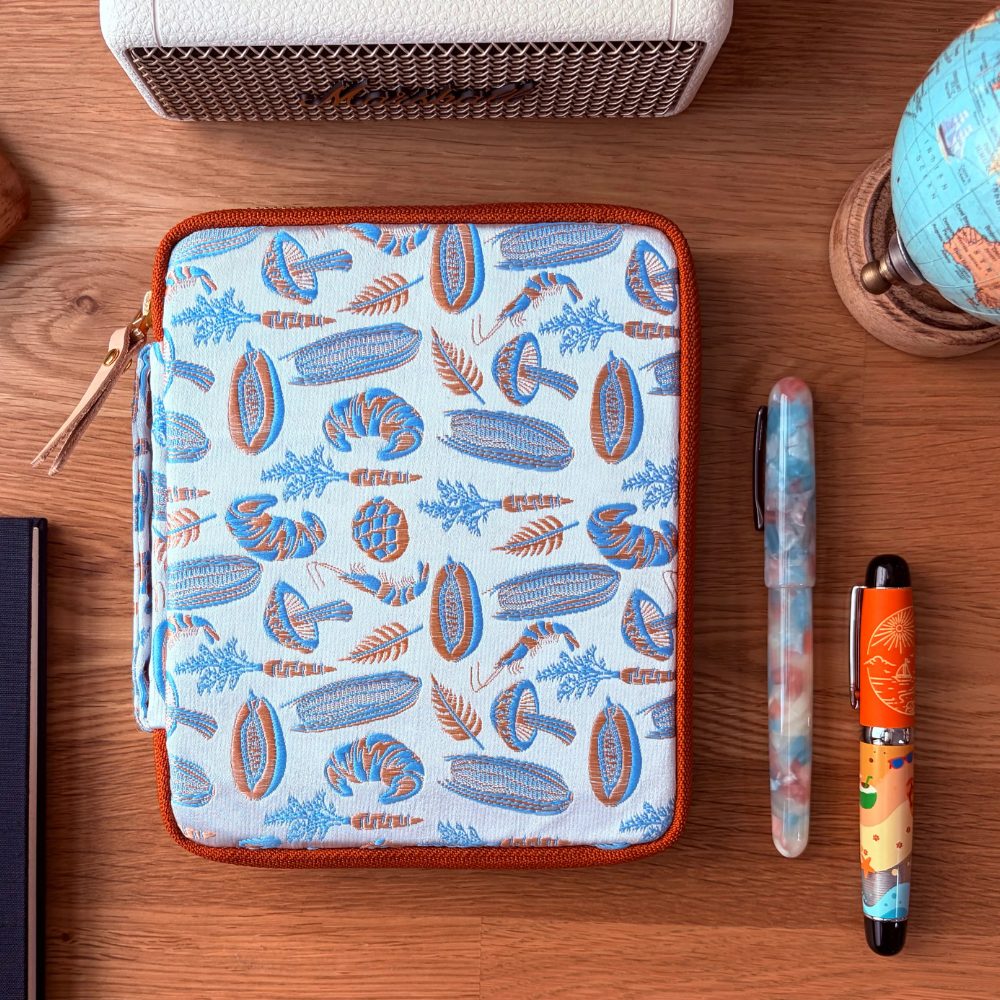 Kyoku haku Life is a Collection Zippered Pen Case für 10 Schreibgeräte