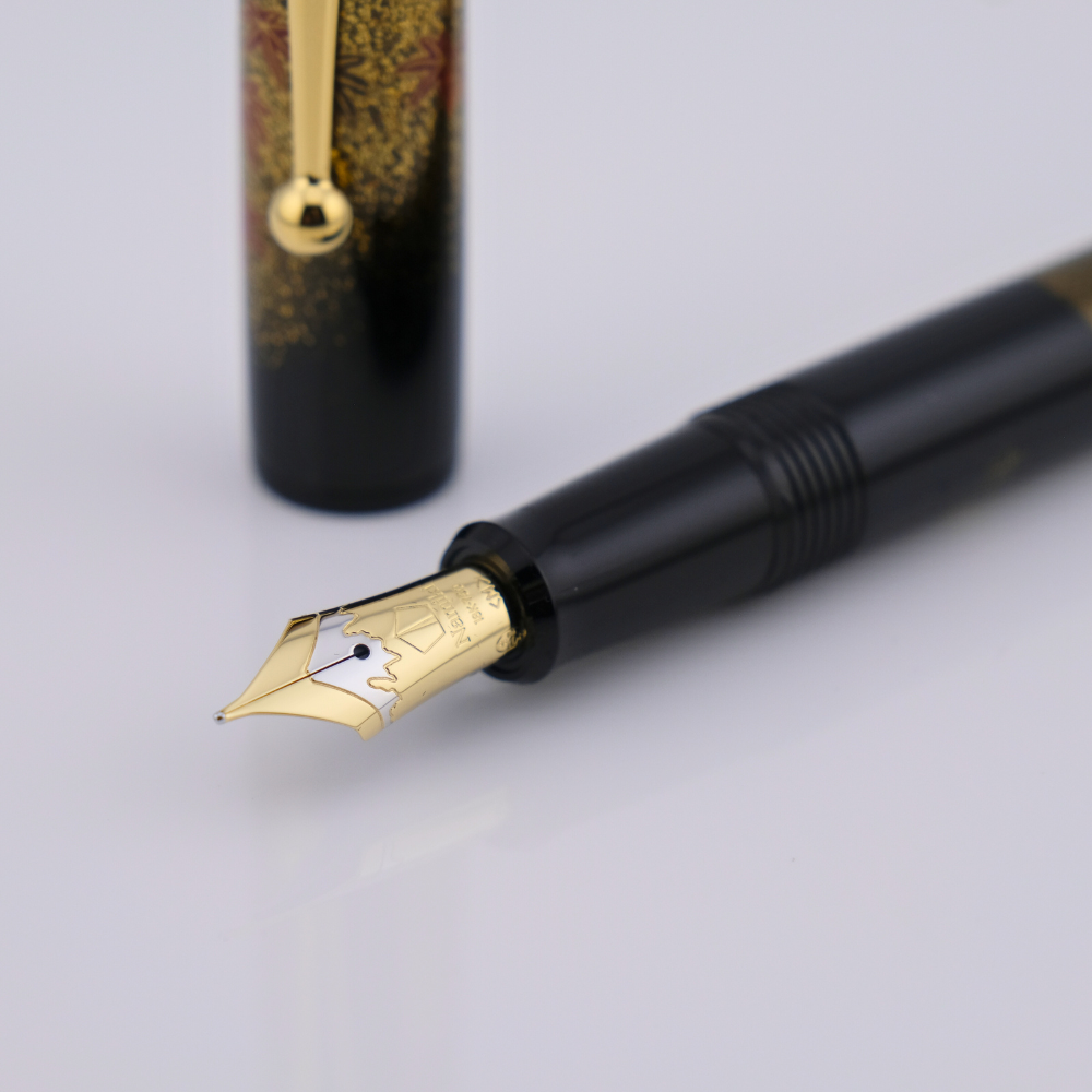 Namiki Yukari Autumn Leaves Maki-e fountain pen