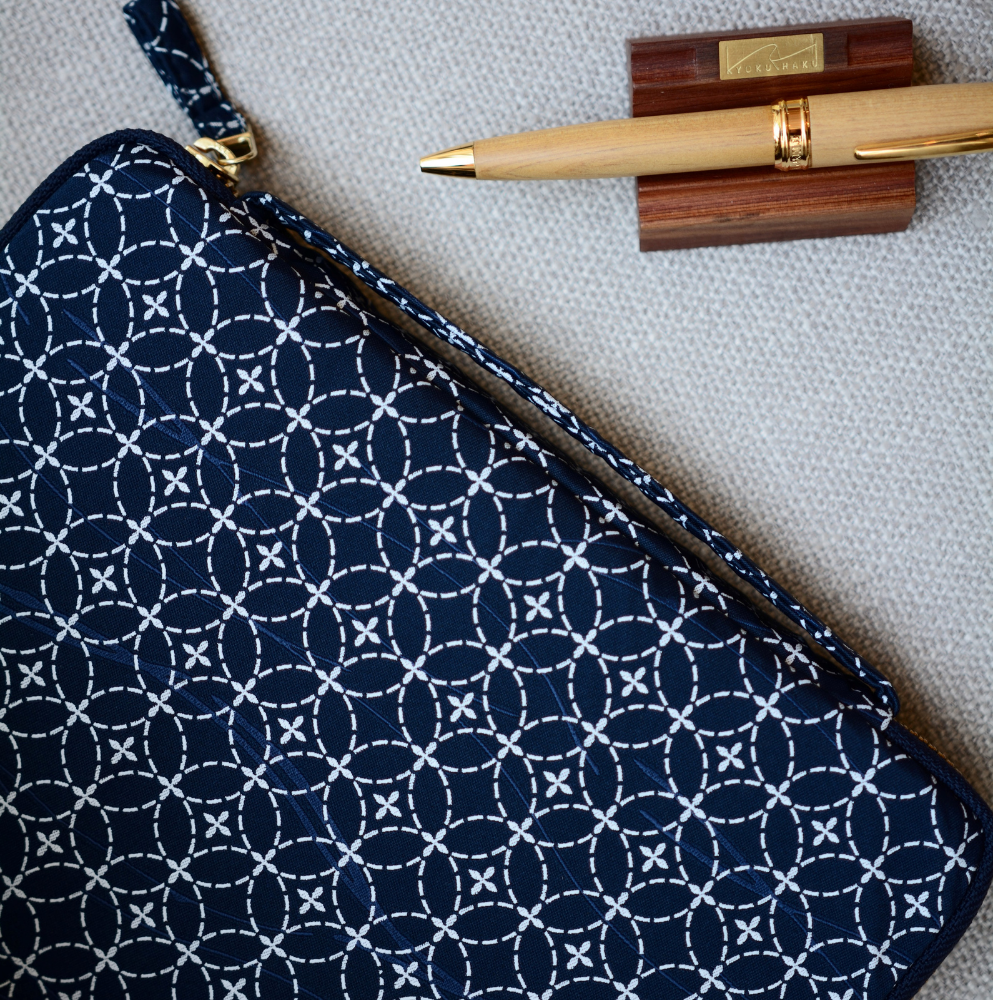 Kyoku haku Rippling Waters Zippered Pen Case für 10 Schreibgeräte