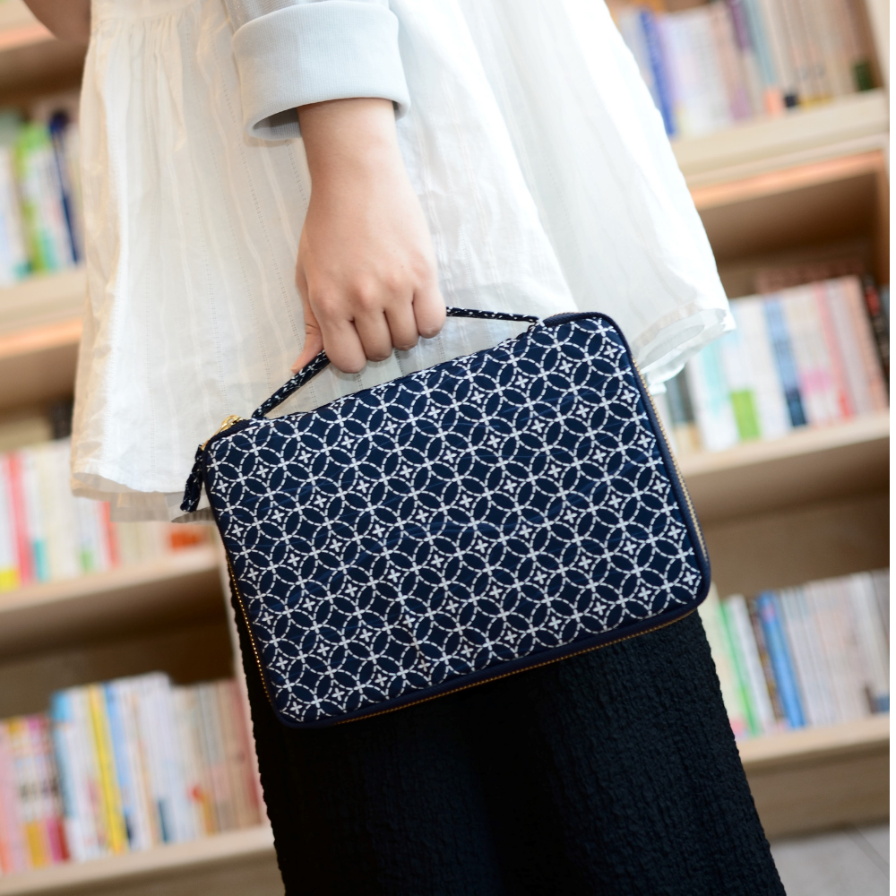 Kyoku haku Rippling Waters Zippered Pen Case für 10 Schreibgeräte