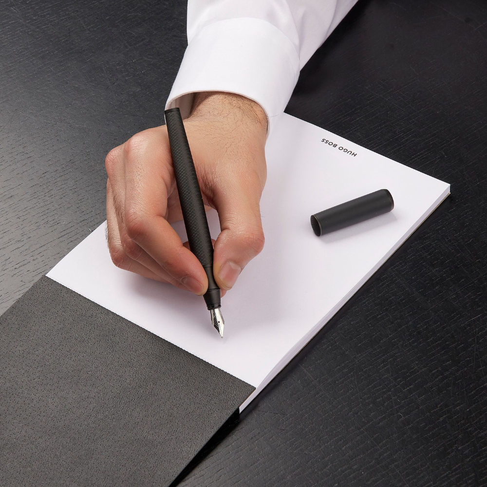 Hugo Boss Arche Iconic Black Füllfederhalter