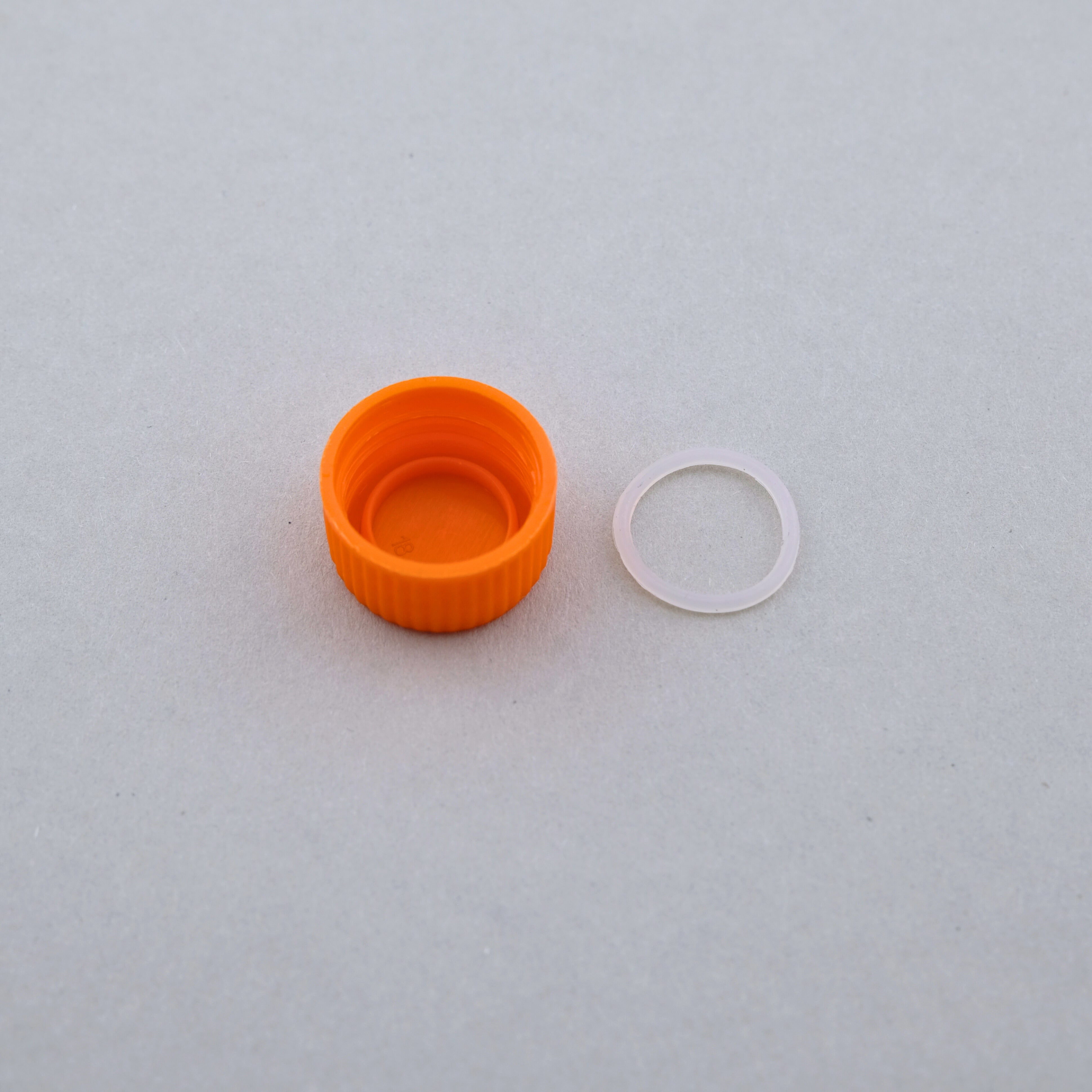 Plastikröhrchen und Pipetten für Tintenproben