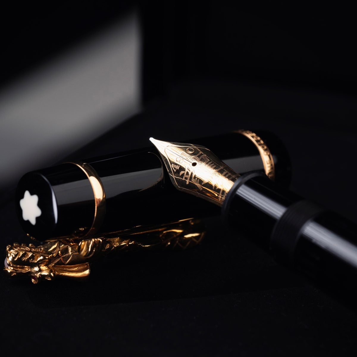 Montblanc Year of the Golden Dragon Limited Edition 2000 Füllfederhalter