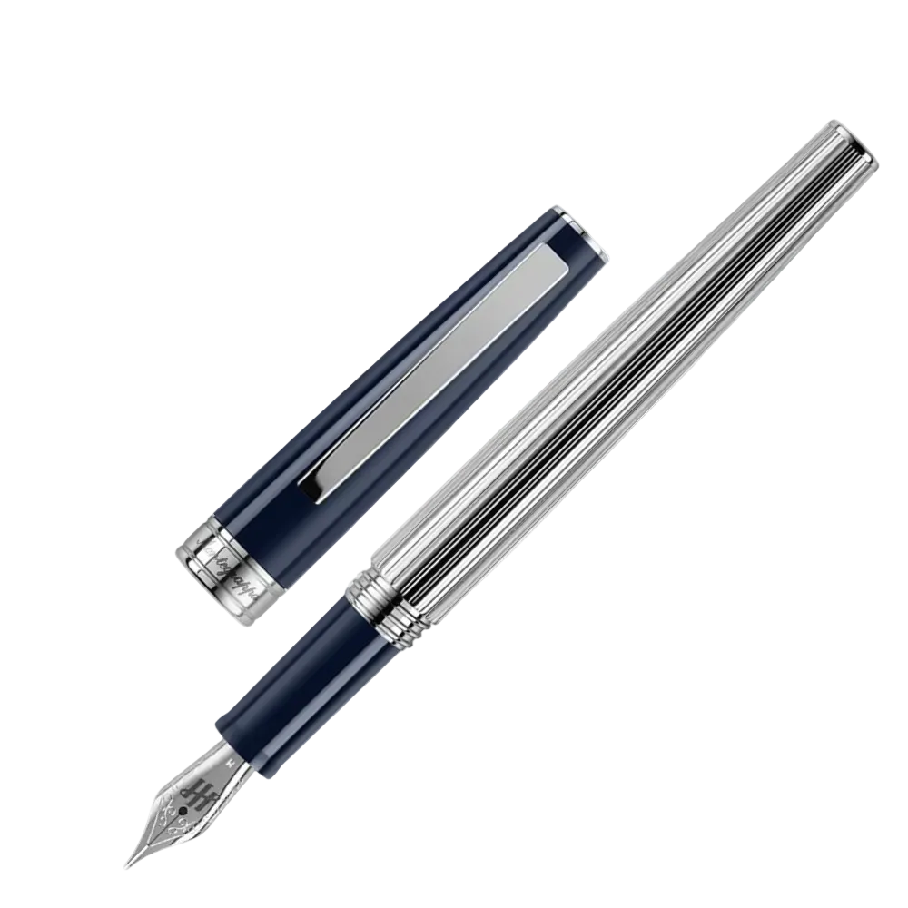 Side view of the Armonia Duetto Fountain Pen with the cap removed.