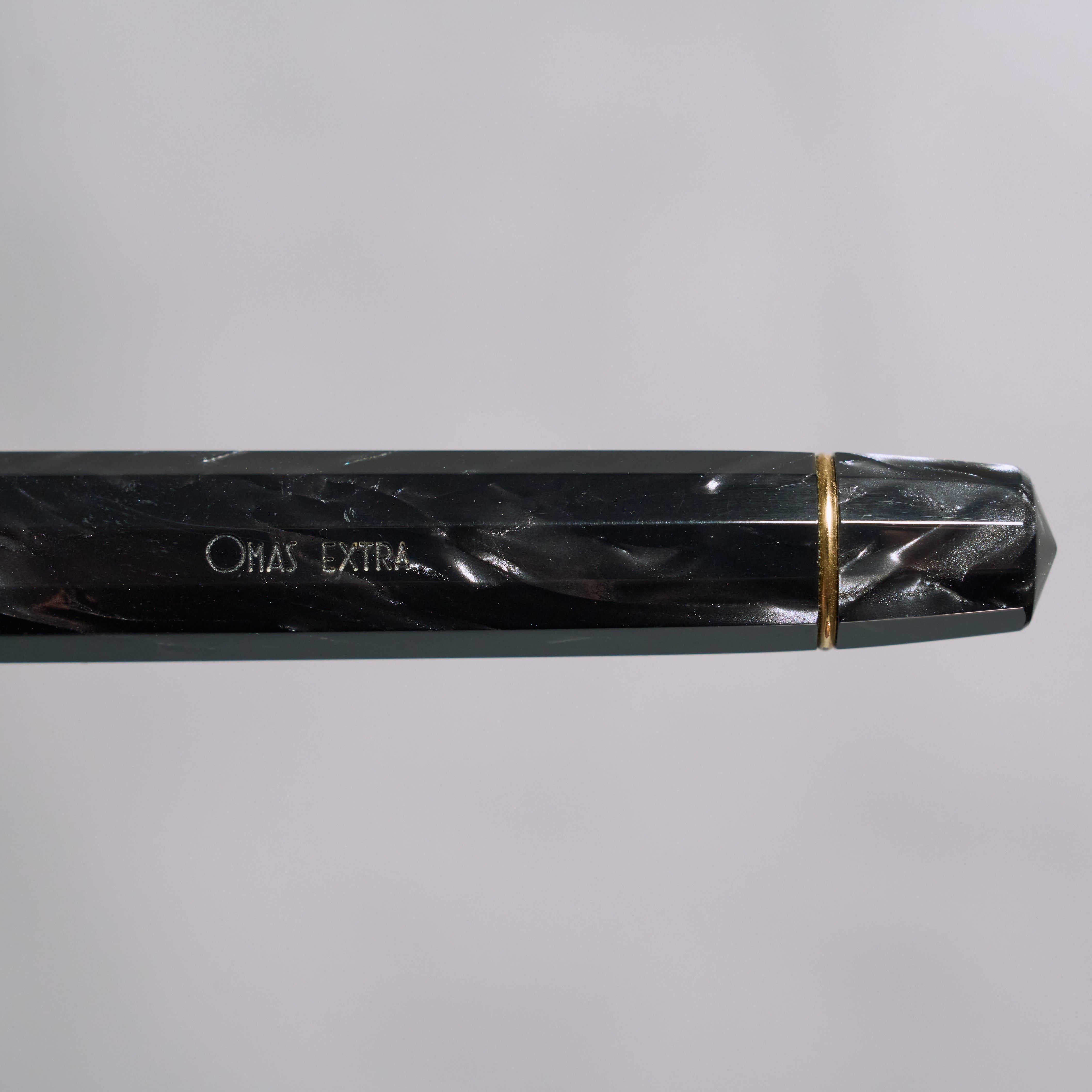 Omas Paragon – Grey Celluloid Füllhalter Pre-Owned