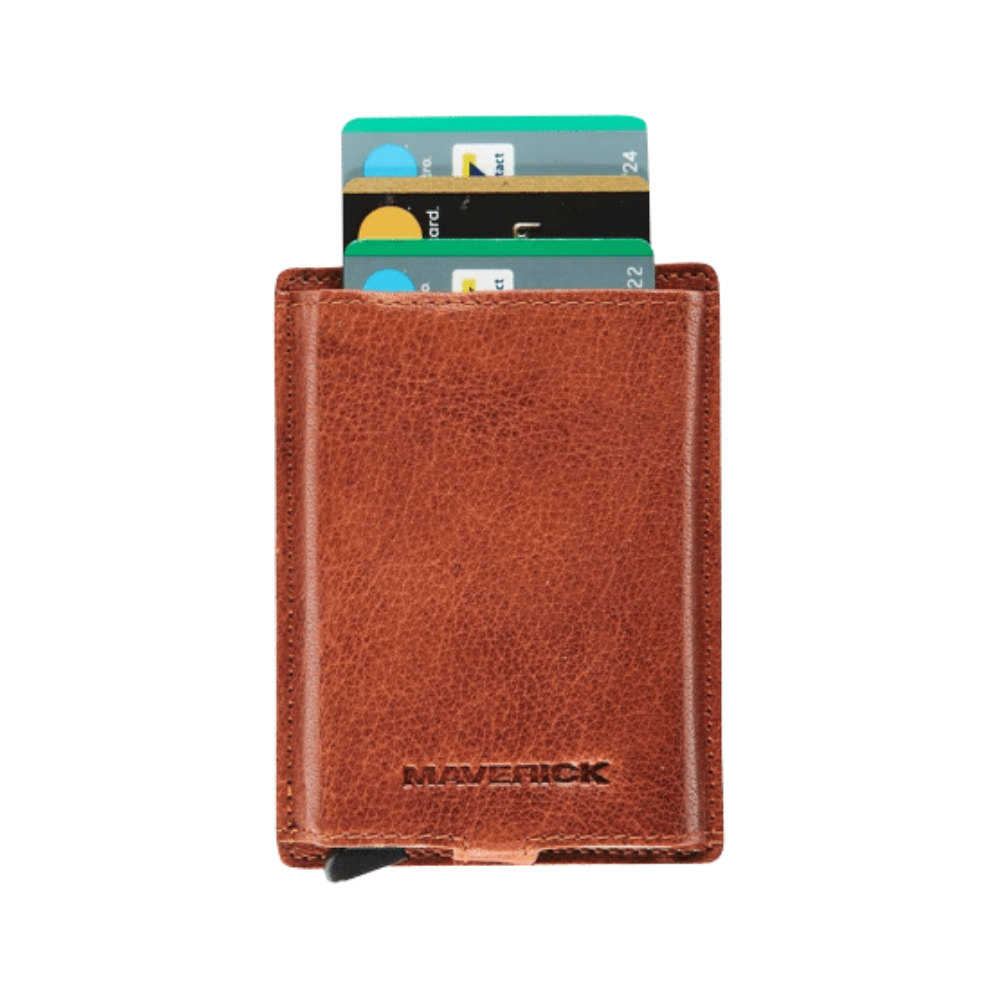 Front view of the Maverick Rough Gear Leather Cardprotector Slim RFID in cognac, with several credit cards stored inside.