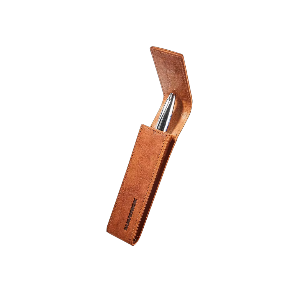 "Maverick Leder-Stiftetui geöffnet, Stift sichtbar"