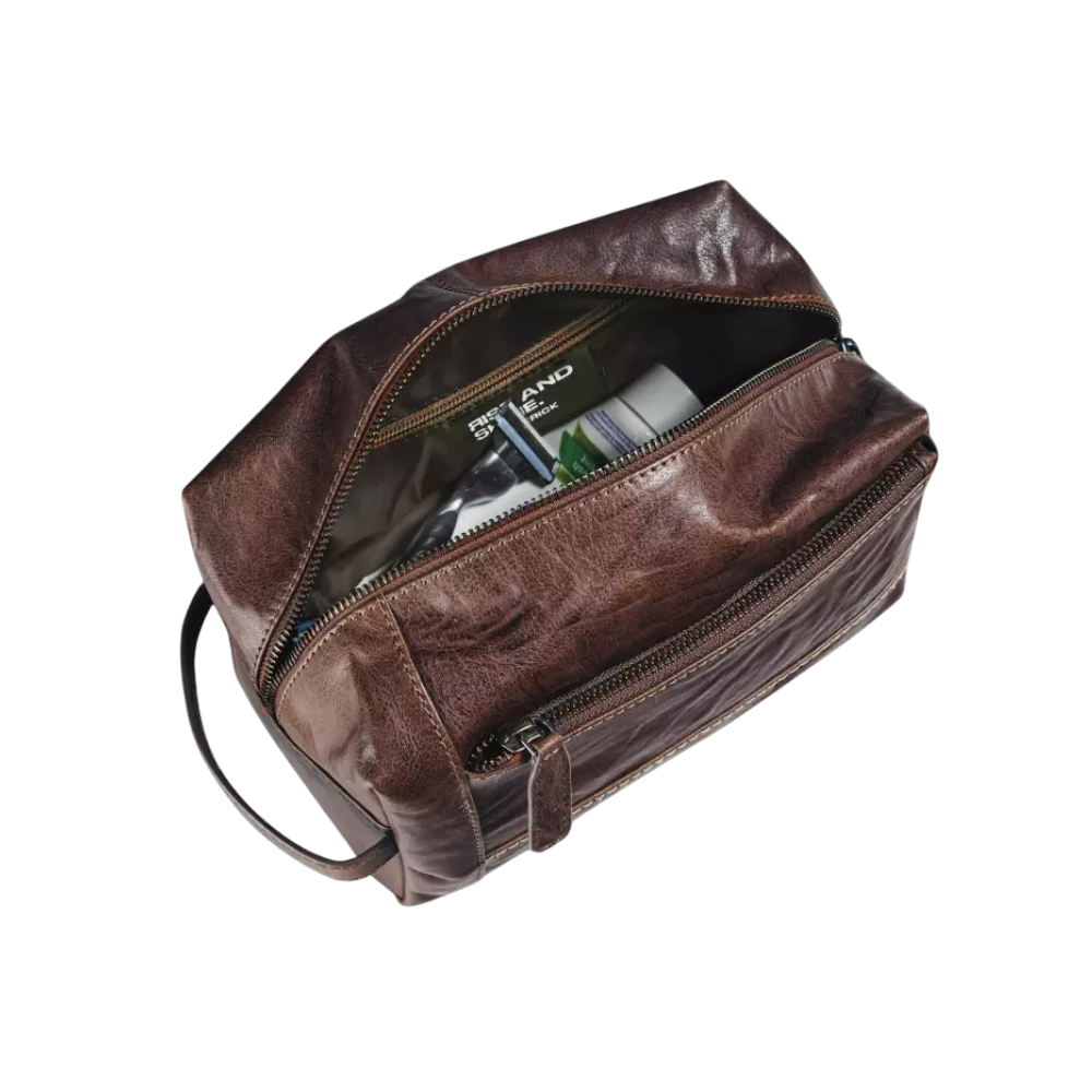 "Maverick Leder-Kosmetiktasche, braunes Leder, geöffnet mit Innenansicht"