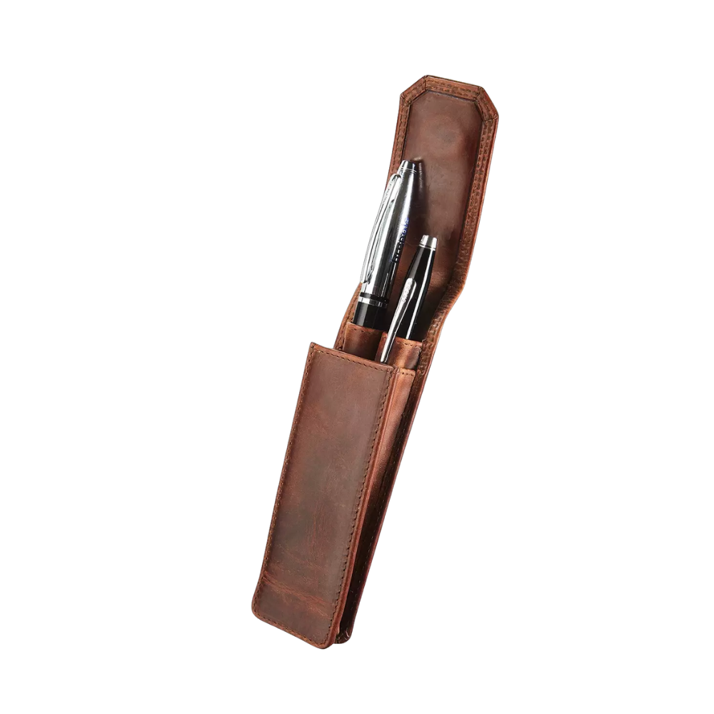 "Maverick Leder-Stiftetui geöffnet mit Stift sichtbar"