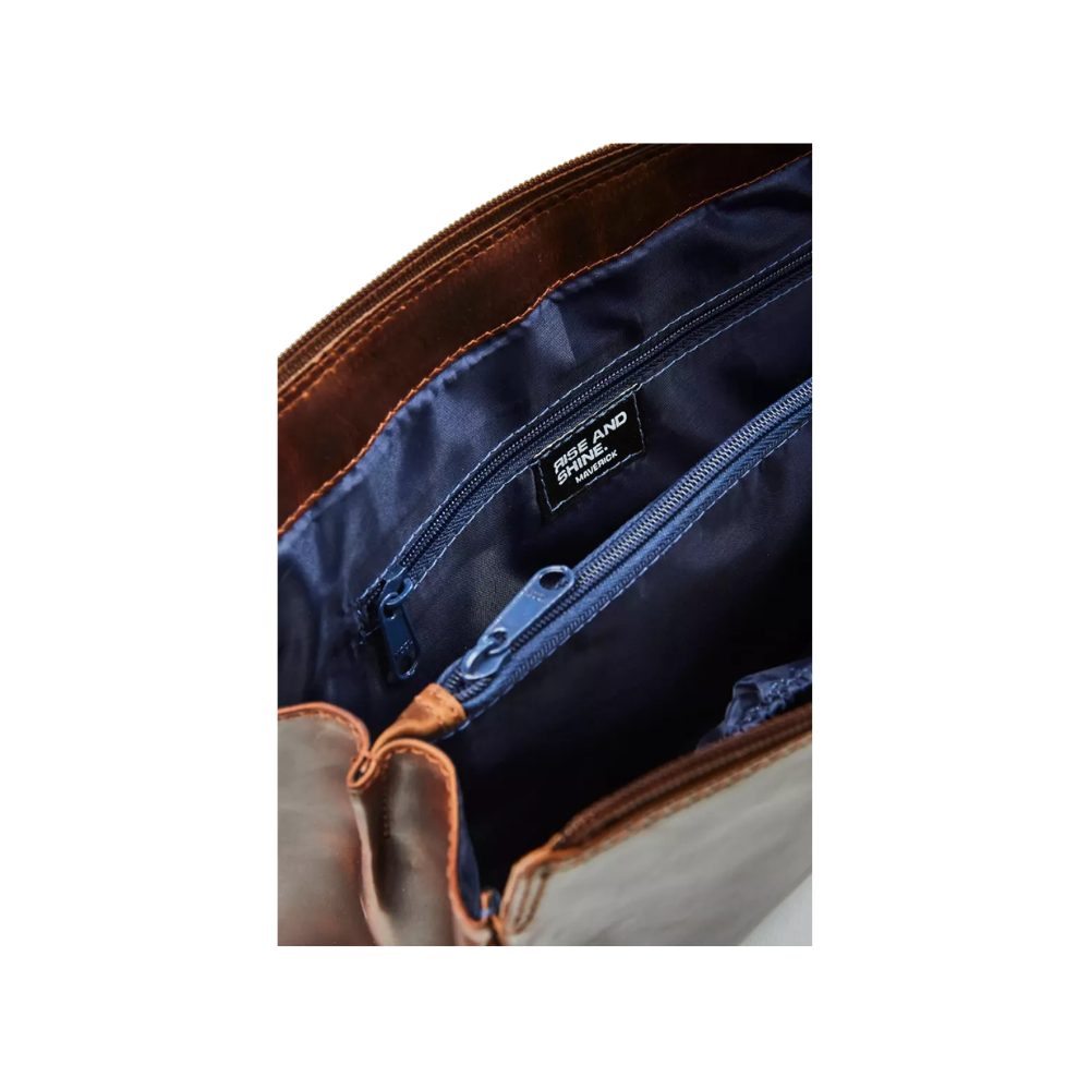 Maverick Leder-Kosmetiktasche geöffnet, Detailansicht des Innenraums