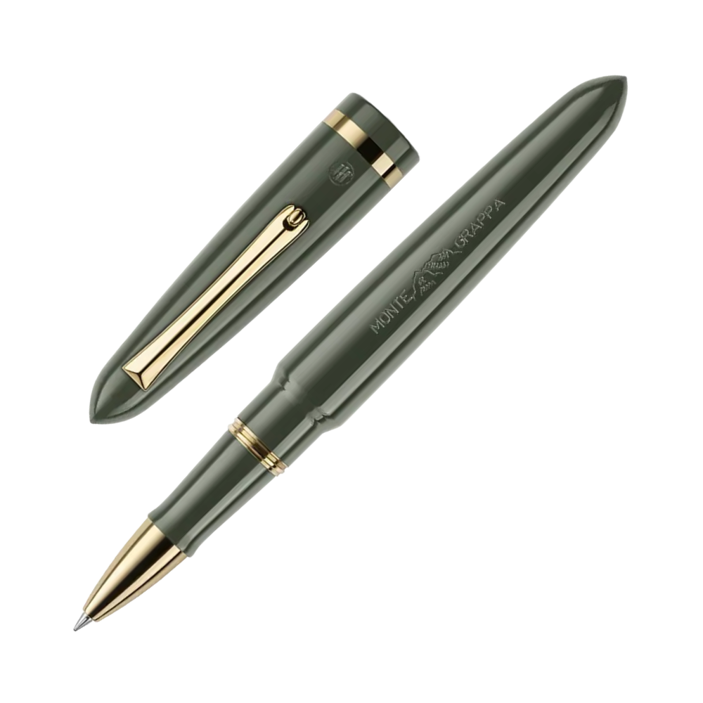 Der grüne Rollerball-Stift in einer anderen Perspektive, ebenfalls mit Kappe.