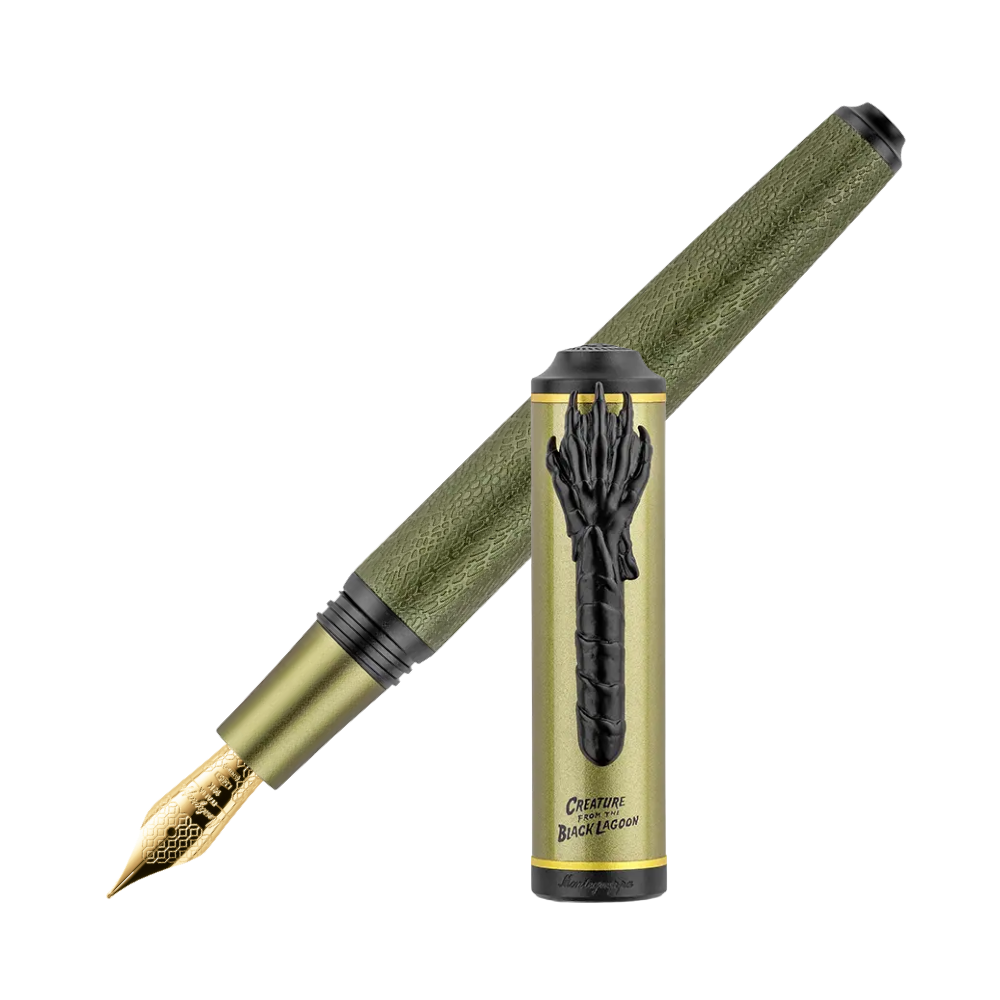 Side view of the Montegrappa Universal Monsters "The Creature from the Black Lagoon" Füllfederhalter with green body and gold nib.