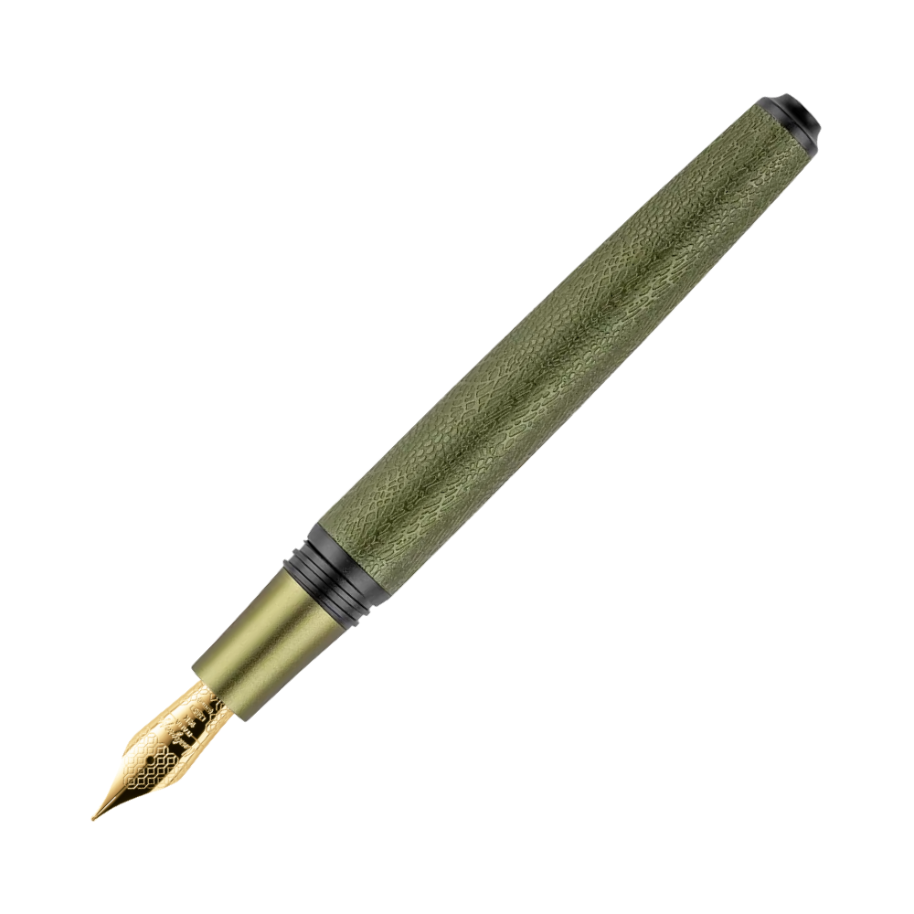 Close-up view of the Montegrappa Füllfederhalter, highlighting its elegant green finish and gold nib.