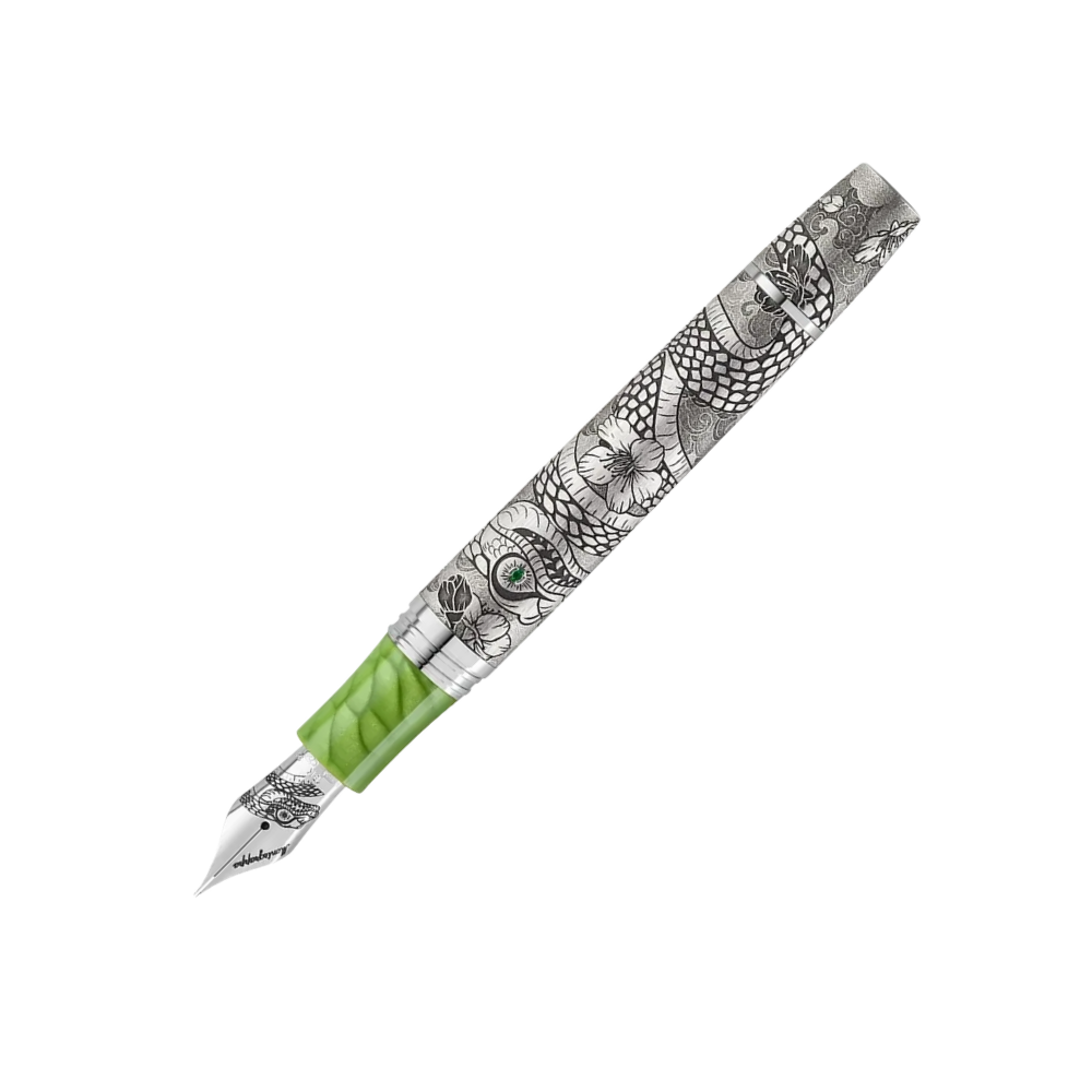 Detailansicht der 18K-Goldfeder des Montegrappa Year of the Snake Füllfederhalters