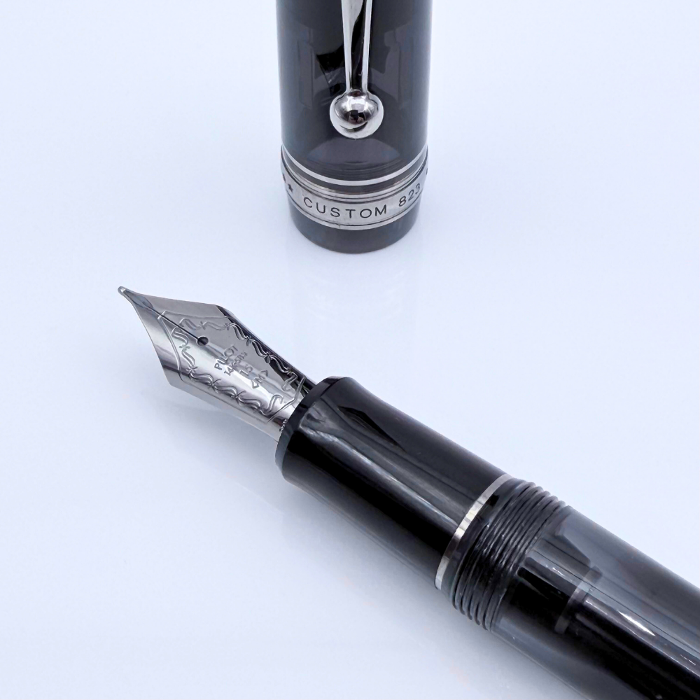 Customized Pilot Custom 823