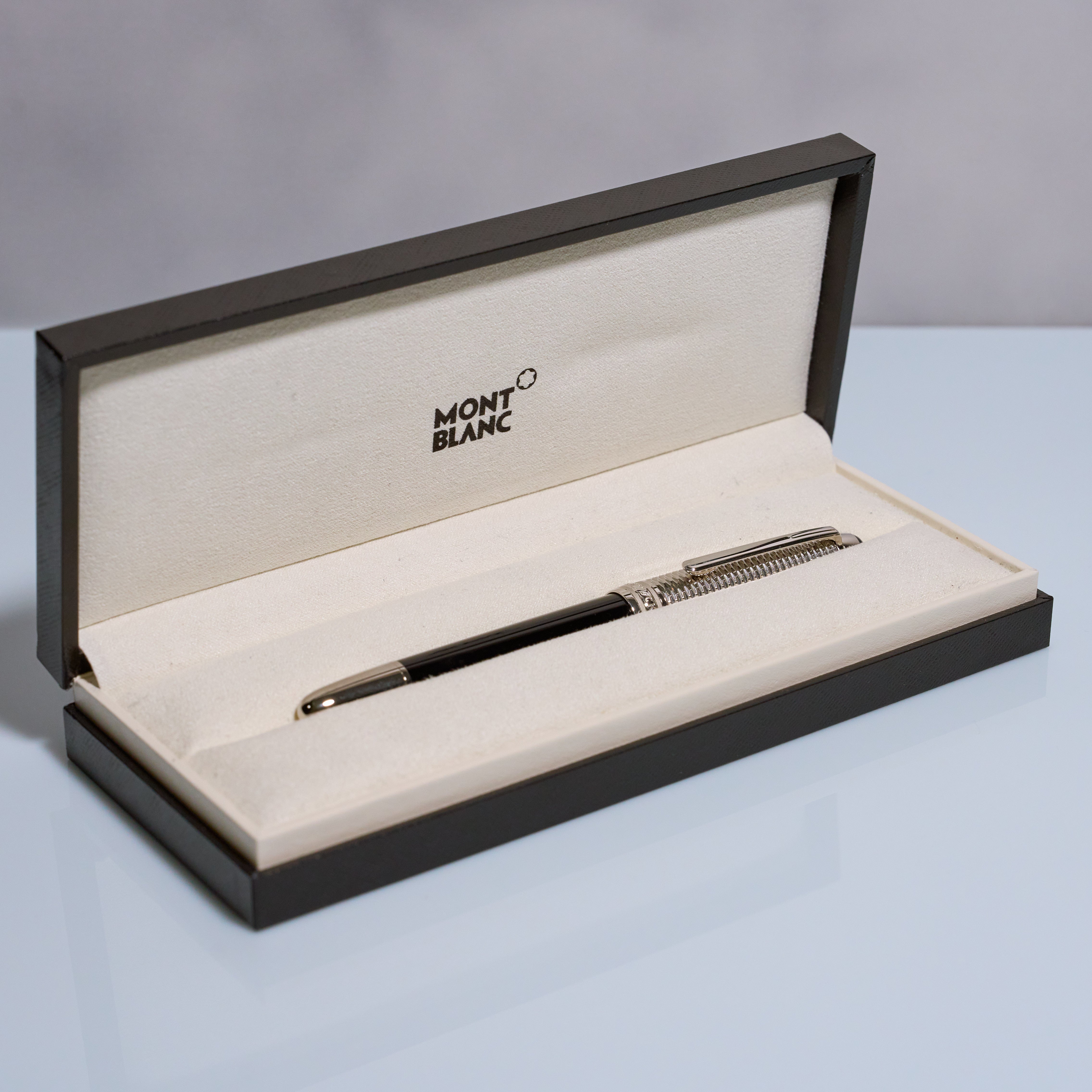 Montblanc Meisterstück Doué Geometry Classique Füllfederhalter Pre-Owned