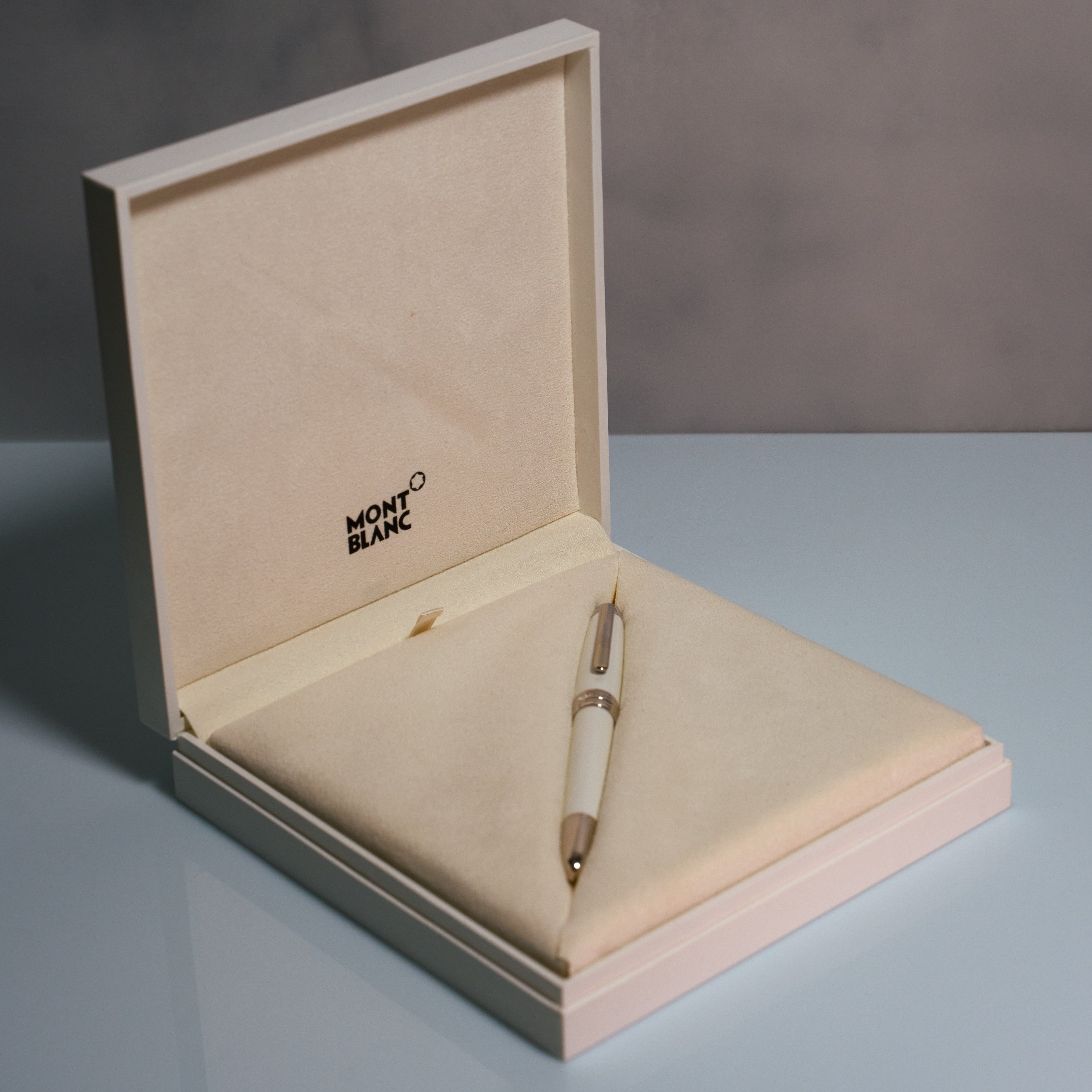 Montblanc Tribute to the Mont Blanc Meisterstück Classique Füllhalter Pre-Owned