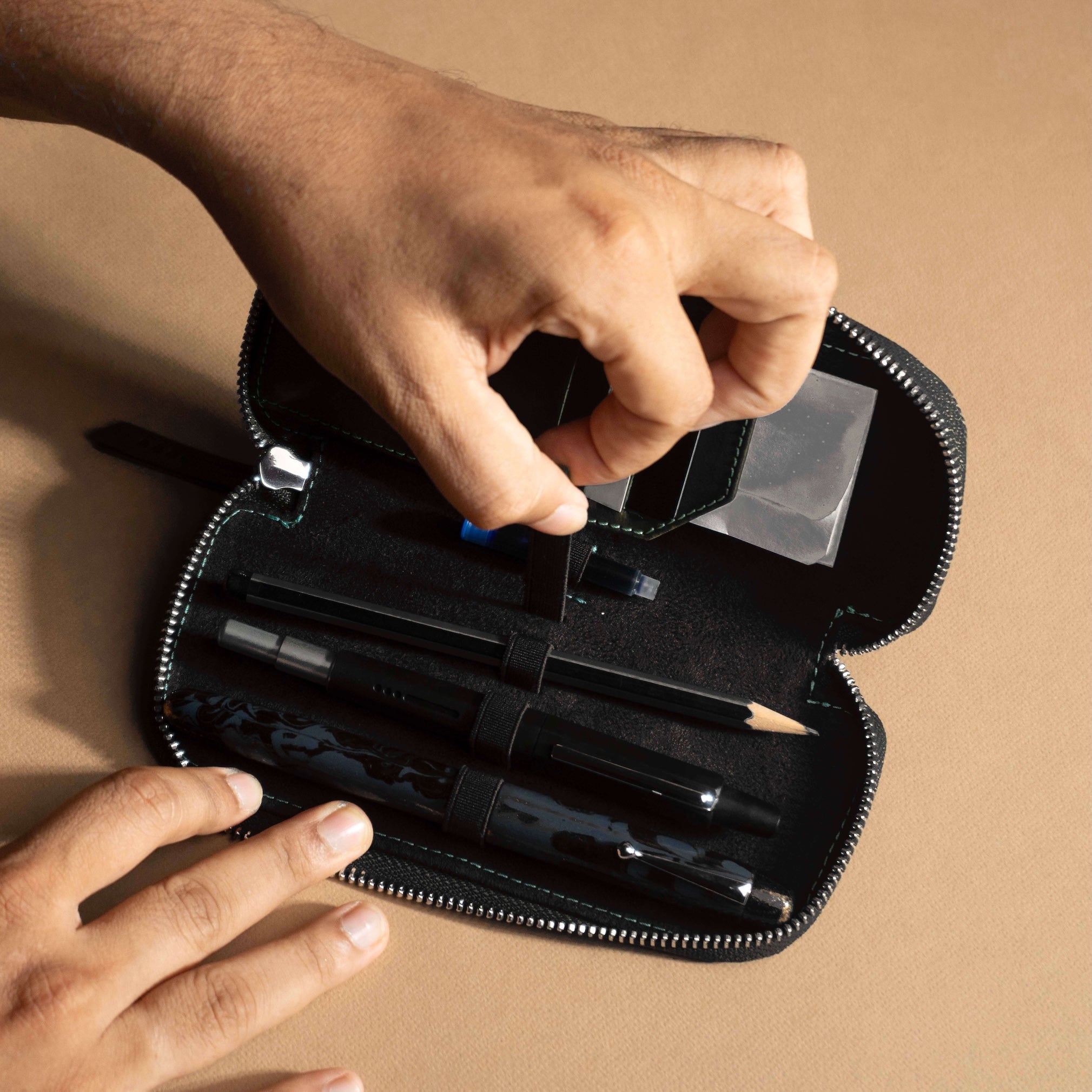 Endless Companion Verstellbares Etui für 3 Schreibgeräte