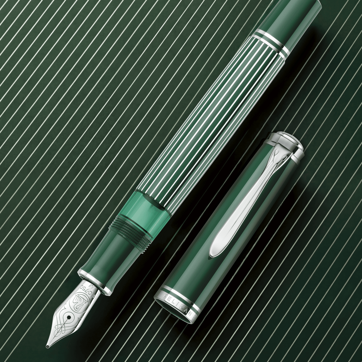 Pelikan Souverän M815 Metal Striped Green Special Edition Füllfederhalter