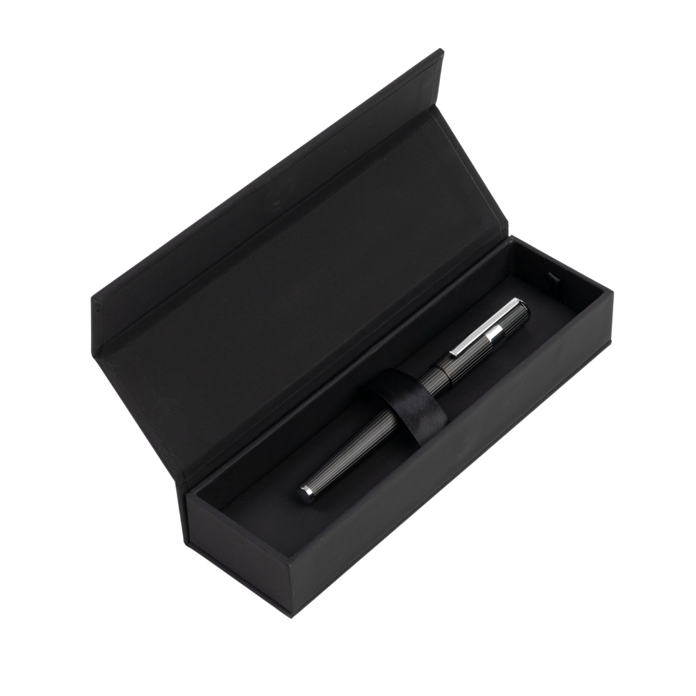 Hugo Boss Gear Pinstripe Black / Chrome Füllfederhalter