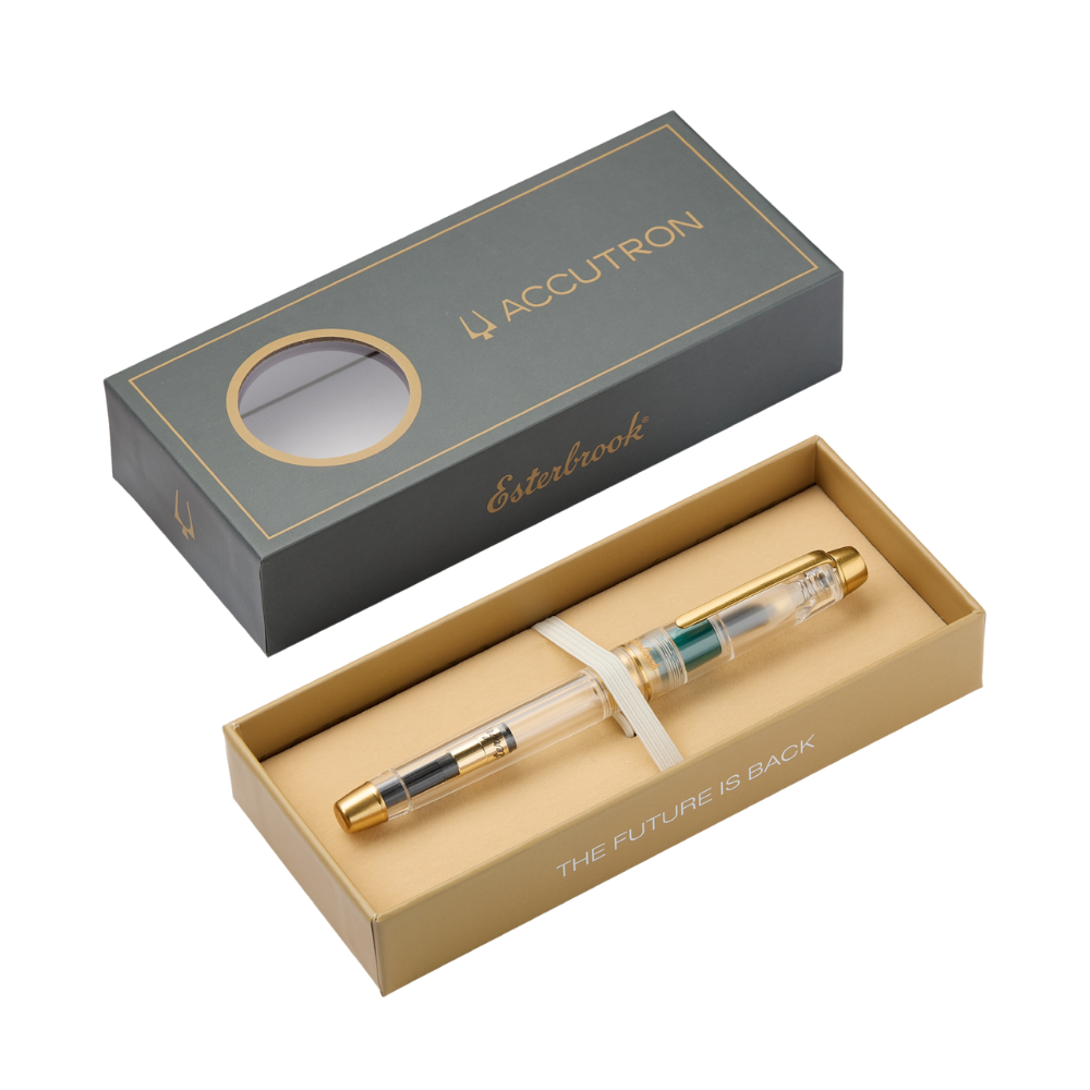 Esterbrook × Accutron Spaceview Gold Trim Füllfederhalter aus transparentem Acryl mit grünem Griffstück und vergoldeten Metallteilen