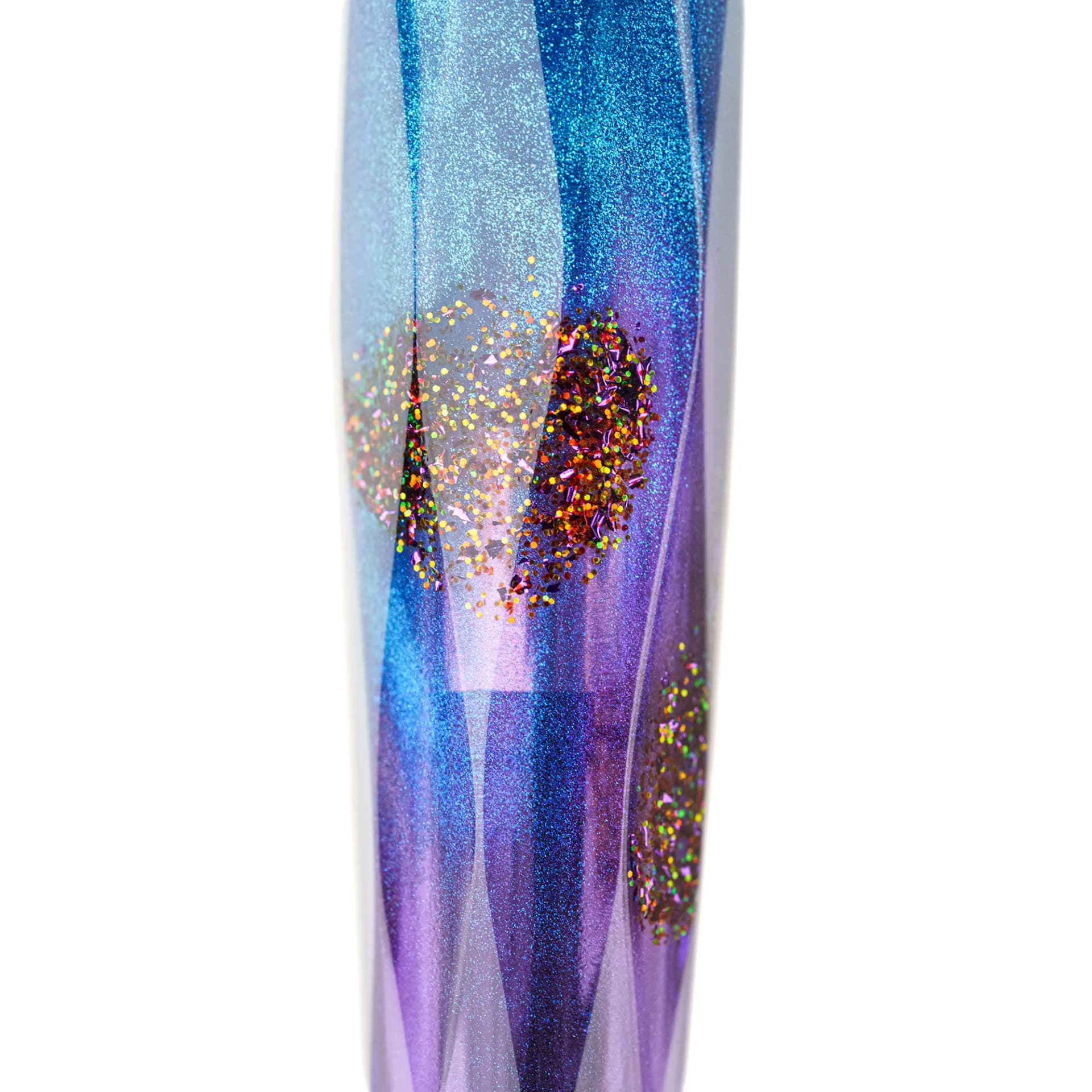 Benu Briolette Amethyst Tide Füllfederhalter aus lila-blauem Resin mit goldenen Glitzerakzenten und facettierter Oberfläche