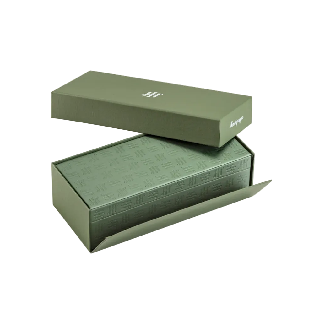 Green gift box for the Armonia Fountain Pen, perfect for an elegant presentation.