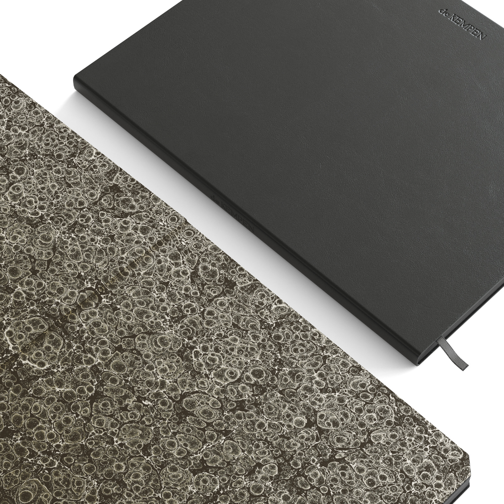 de KEMPEN Ashblack Kalender 2026 English