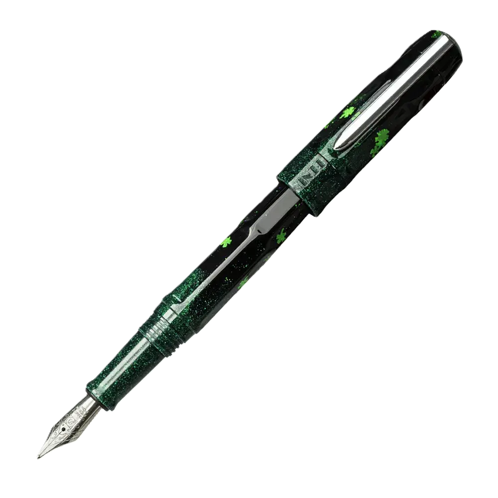 Benu Talisman Four-Leaf Clover Füllfederhalter aus hochwertigem Resin mit echtem getrockneten vierblättrigen Klee, sattgrünen Tönen und Edelstahlclip