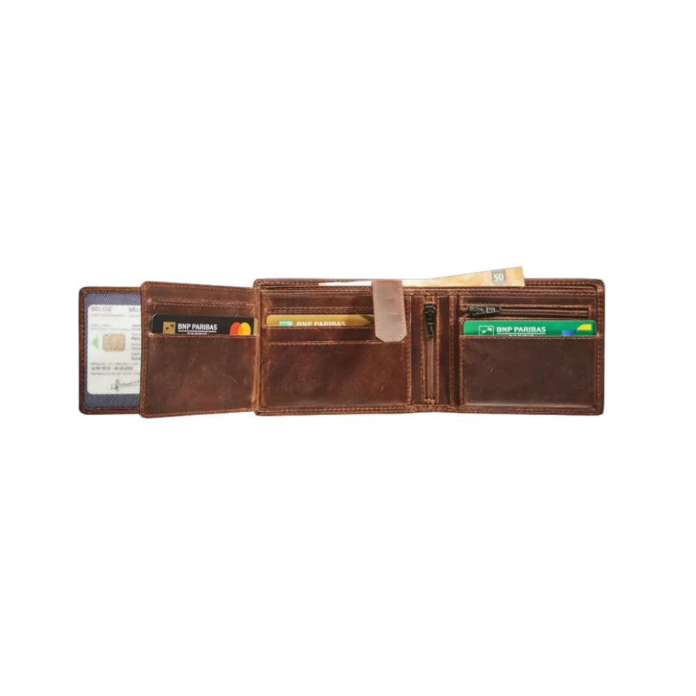 "Maverick Leder-Geldbörse geöffnet, mit mehreren Kreditkarten und Geldscheinfach sichtbar"