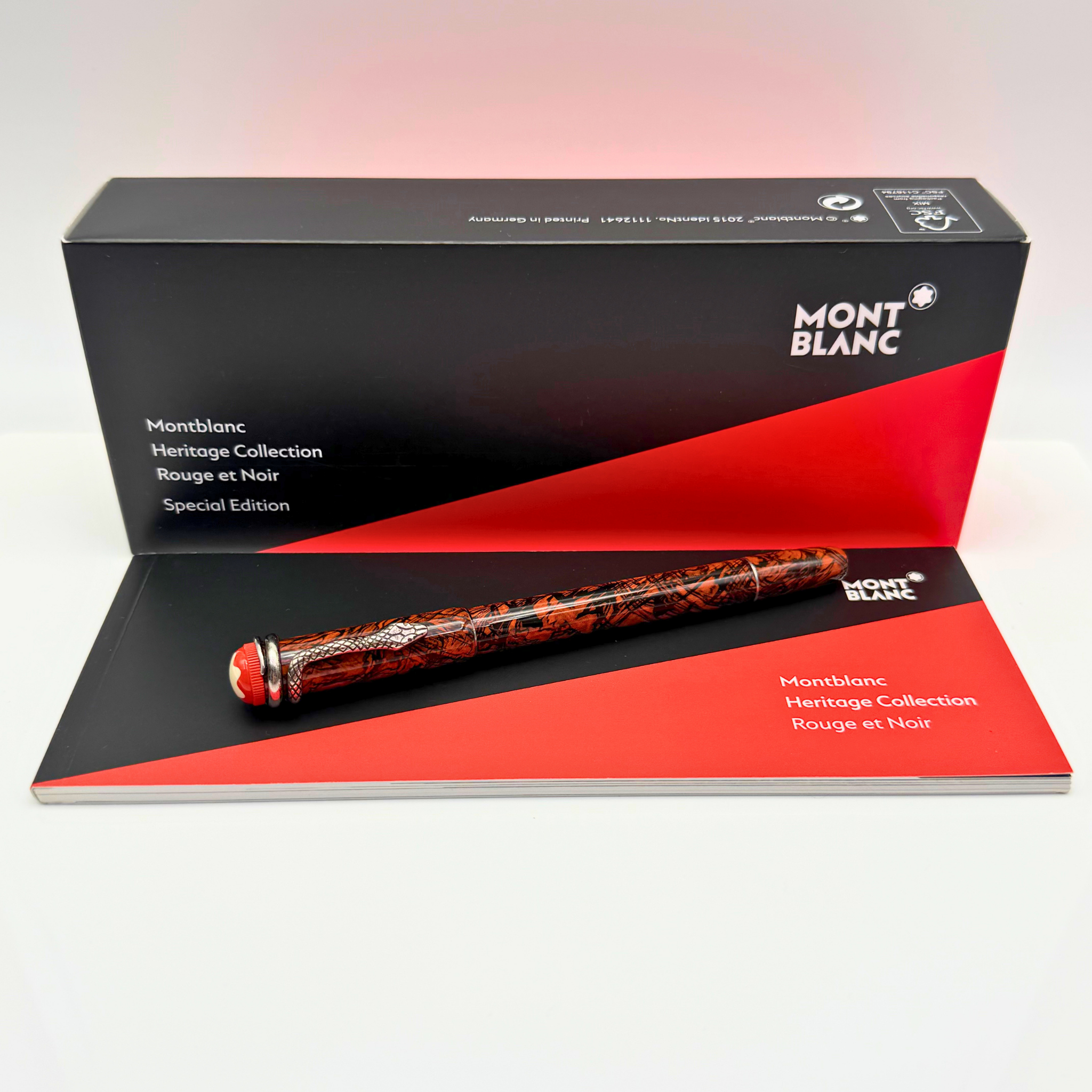 Montblanc_Heritage_Rouge_et_Noir_Serpent_Marble