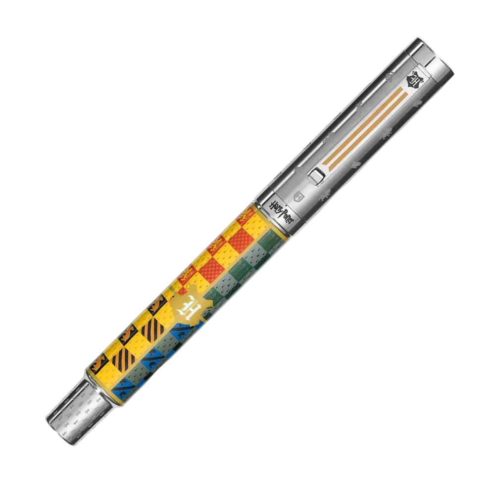 Montegrappa Harry Potter - House Colours Hogwarts Rollerball Pen, seitliche Ansicht mit Edelstahlspitze