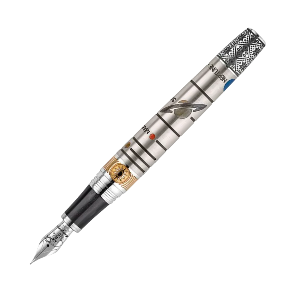 Montegrappa Nicolaus Copernicus Füllfederhalter displayed in premium packaging, showcasing its unique celestial design.