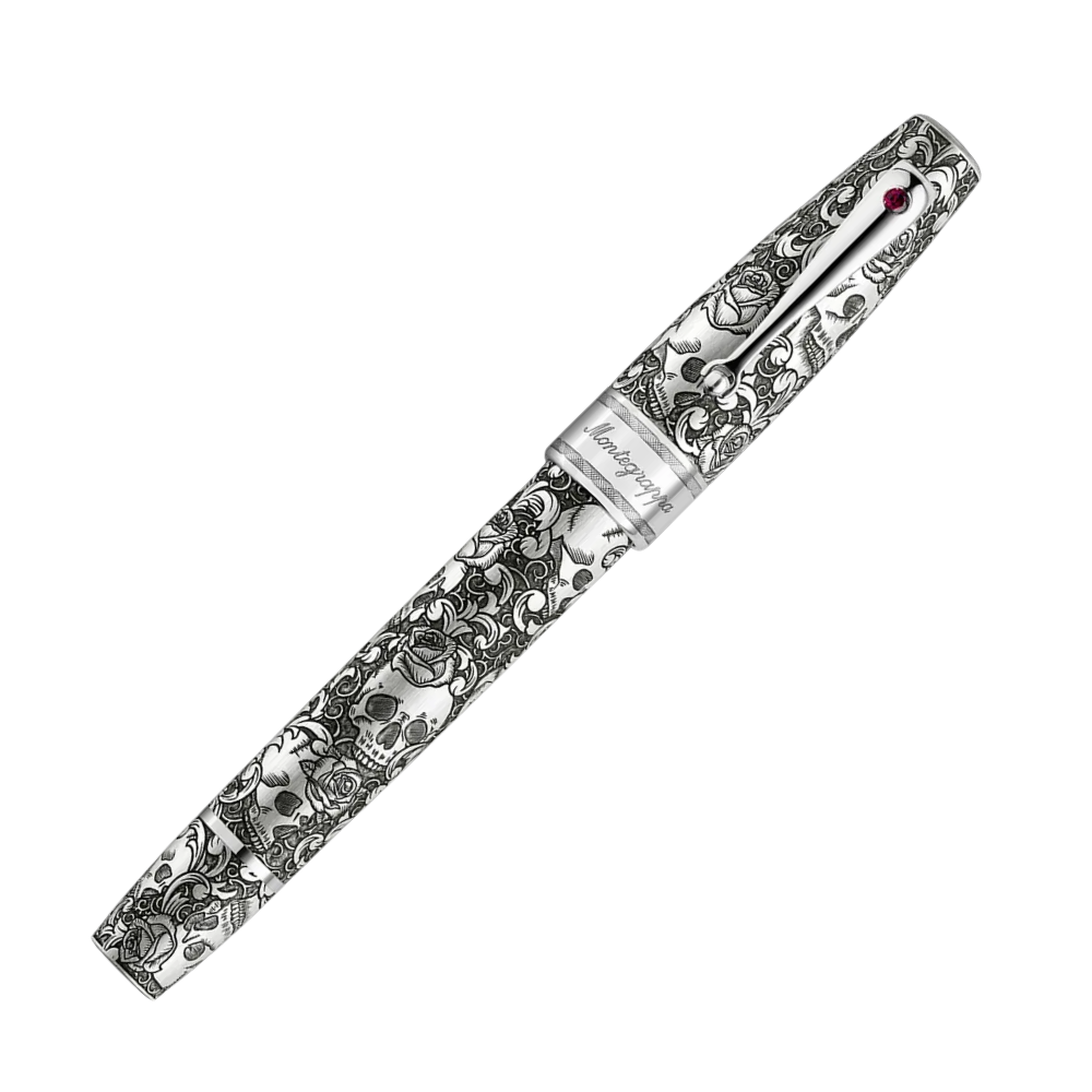 Close-up of the Montegrappa Skulls & Roses Füllfederhalter, showcasing the fine detailing and luxurious sterling silver trim.