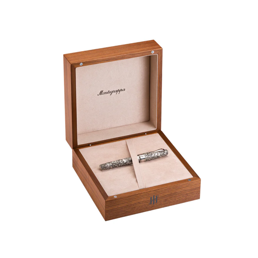 Montegrappa Skulls & Roses Füllfederhalter with elegant sterling silver finish, adorned with intricate rose and skull designs.Montegrappa Skulls & Roses Füllfederhalter with elegant sterling silver finish, adorned with intricate rose and skull designs.