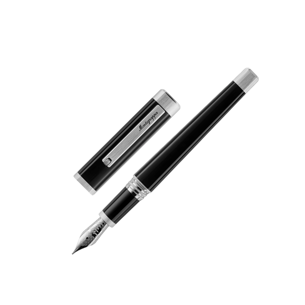 Montegrappa Quattro Fountain Pen Gold 14K, close-up of the nib and trim accents.