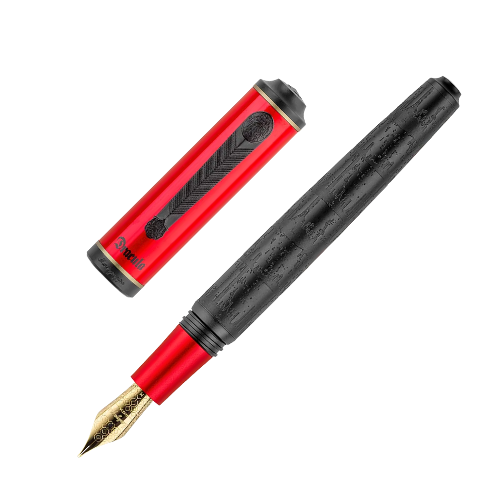 Close-up view of the Montegrappa Dracula Füllfederhalter from the side, focusing on the nib and the red and black color scheme.
