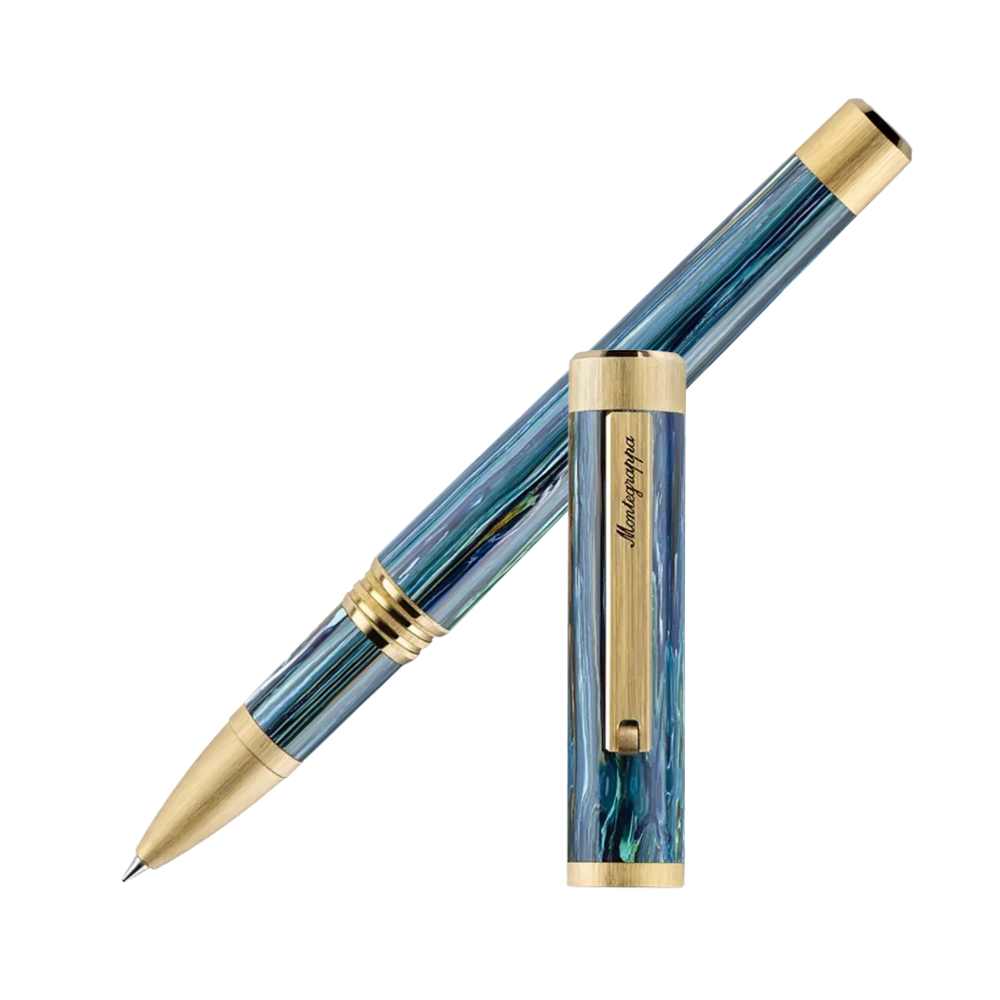 Ein blauer Rollerball-Stift mit goldenen Akzenten, schräg positioniert.