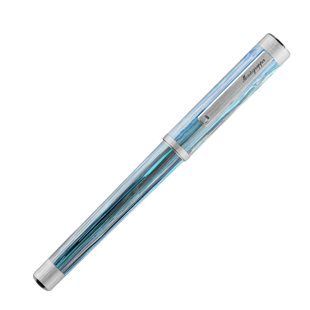 Der blaue Rollerball-Stift in voller Ansicht, mit silbernen Akzenten und Kappe.
