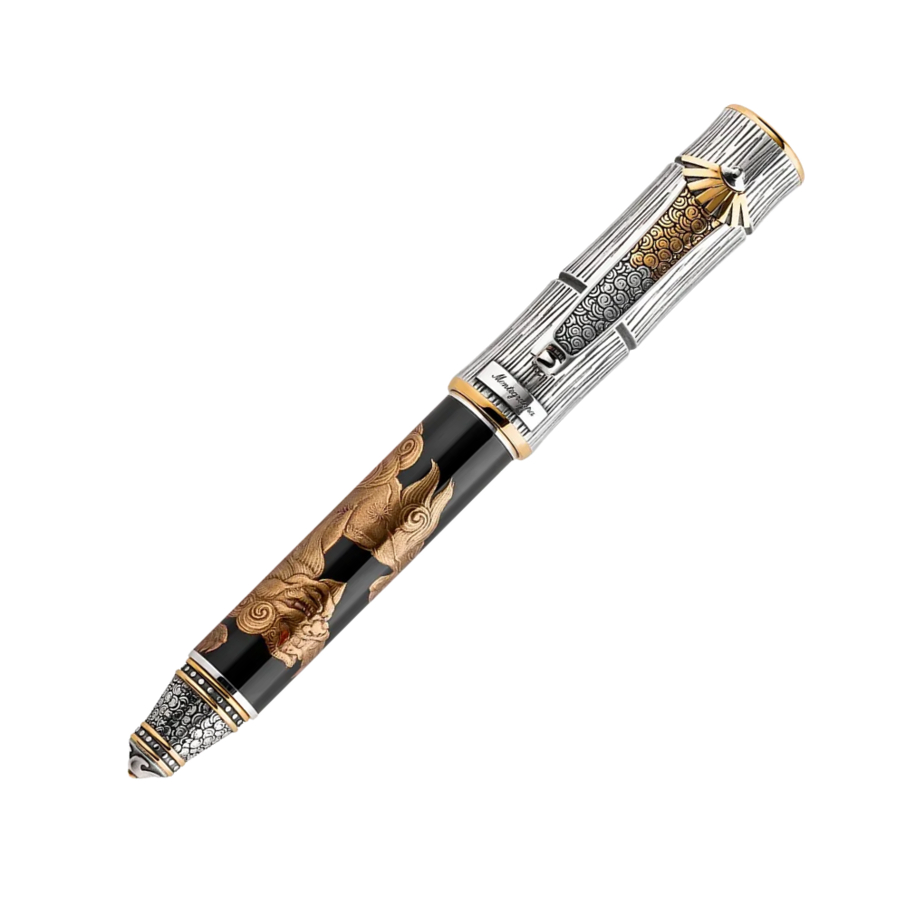 Close-up of the Montegrappa Kitcho Pen Füllfederhalter, highlighting the detailed engraving and the elegant 18k gold nib.