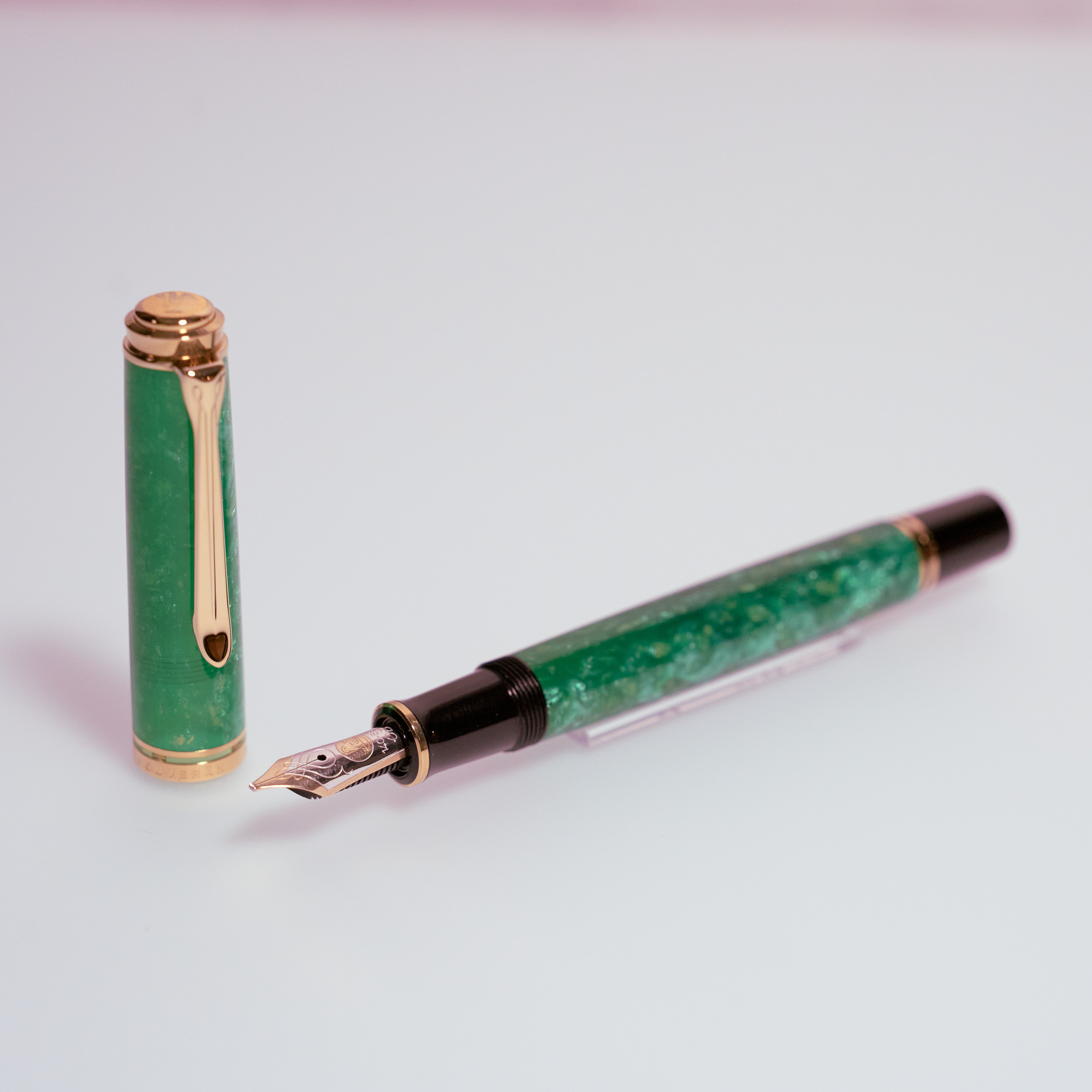 Pelikan M600 Vibrant Green Füllfederhalter